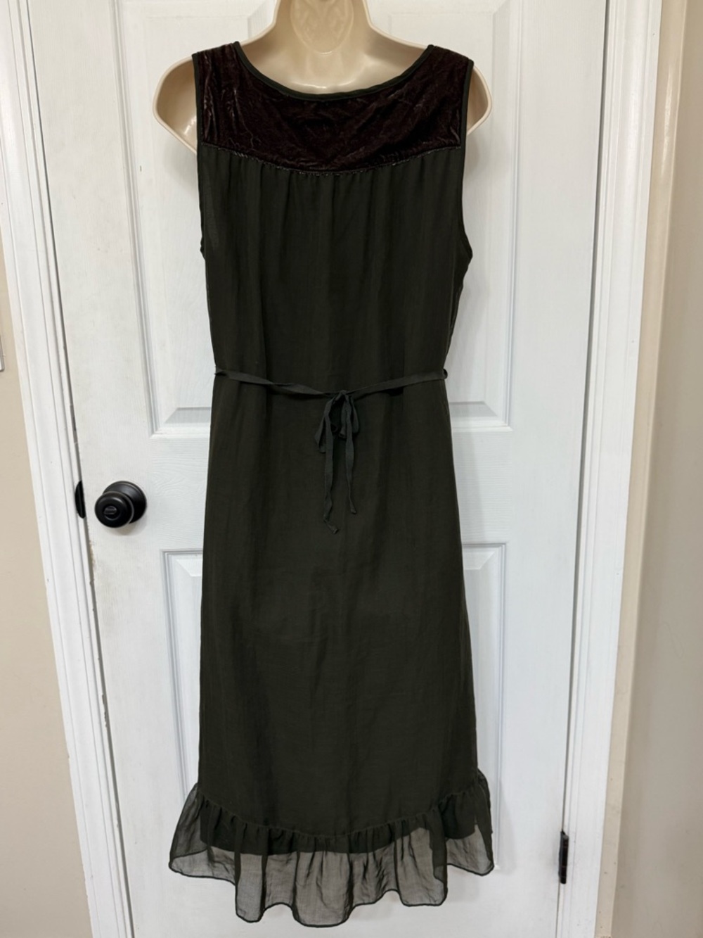 Banana Republic Olive Chiffon Midi Dress Ruffle Hem V-Neck Size 10 - Picture 3 of 11